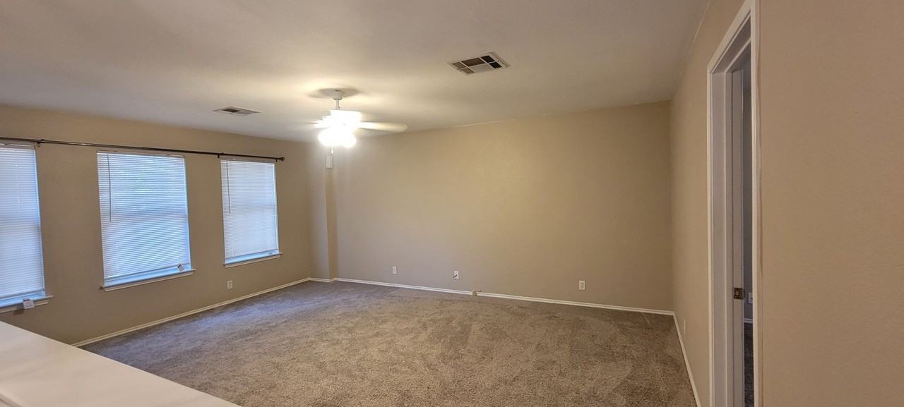 730 Blair Ave - Photo 7 of 37