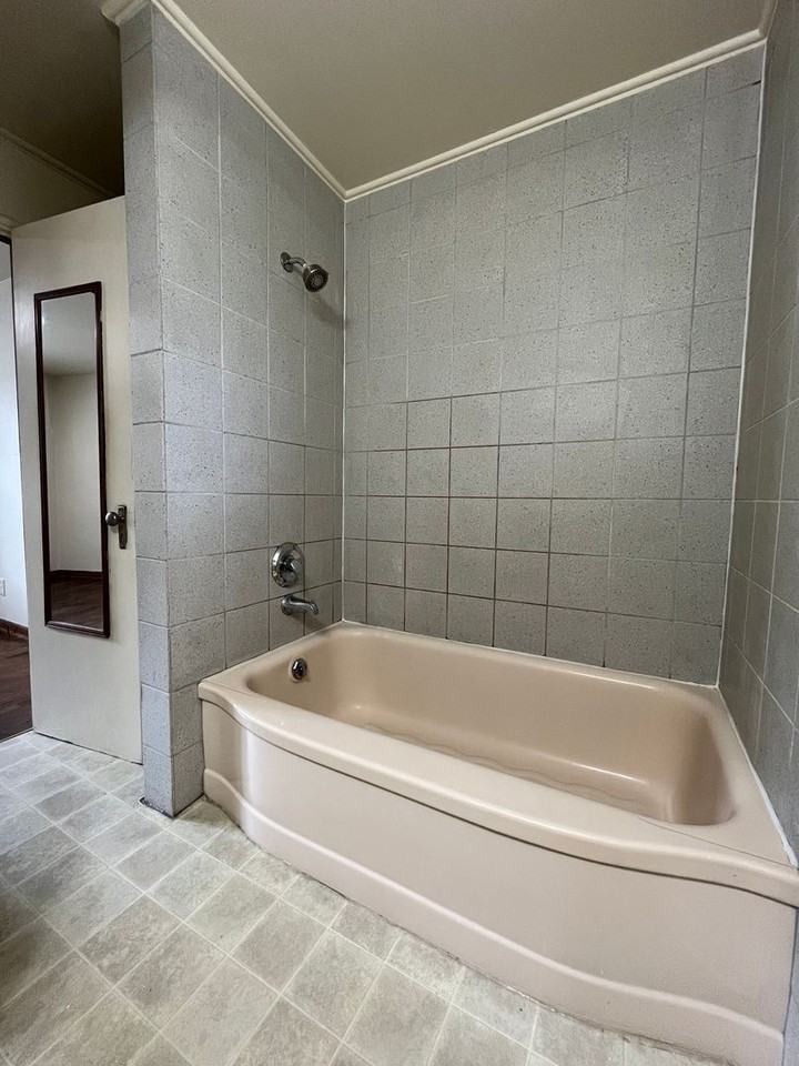 426 W 10th Ave - Photo 3 of 14