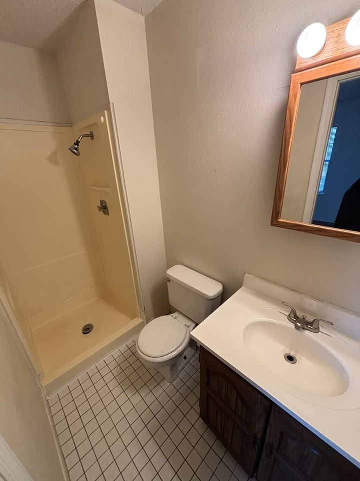 2729 N Sierra Ave - Photo 7 of 11