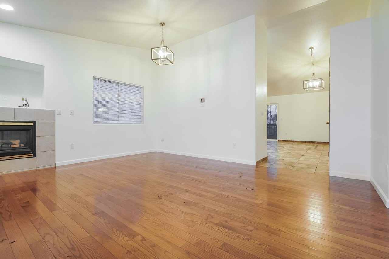 10132 62nd Dr Ne - Photo 3 of 15