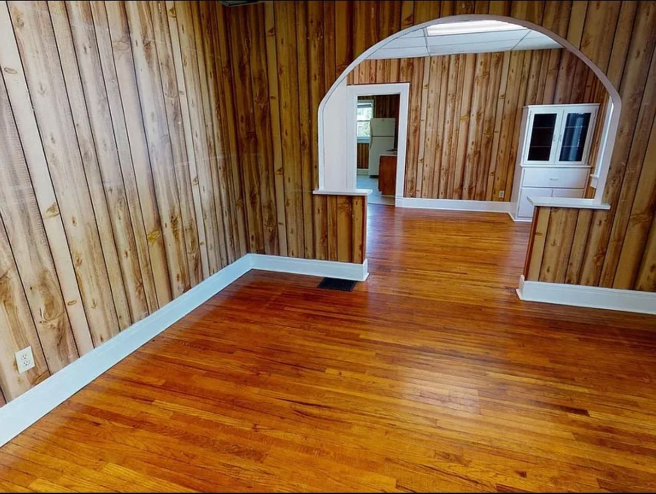 301 South Mckinley Avenue - Photo 3 of 16