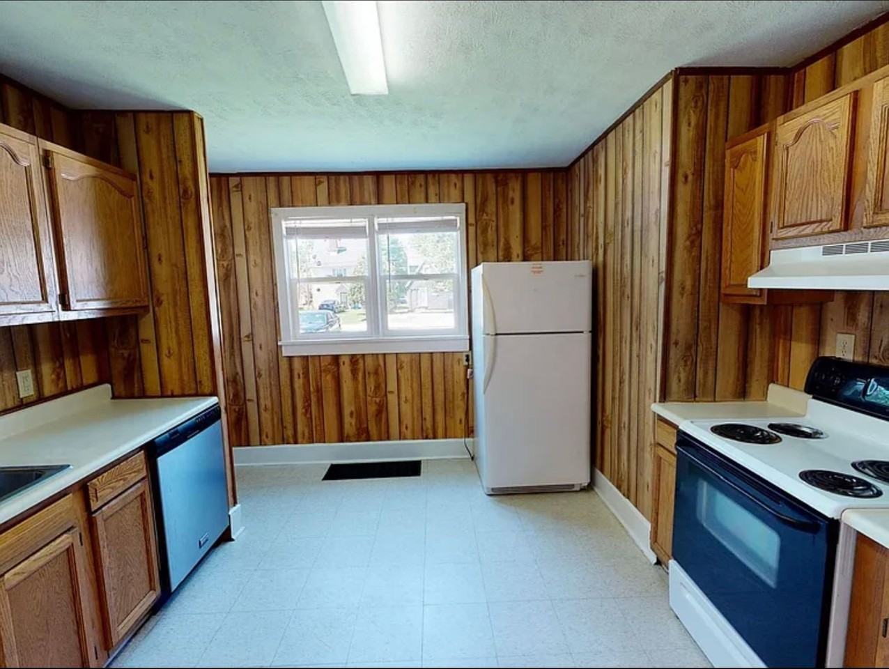 301 South Mckinley Avenue - Photo 6 of 16