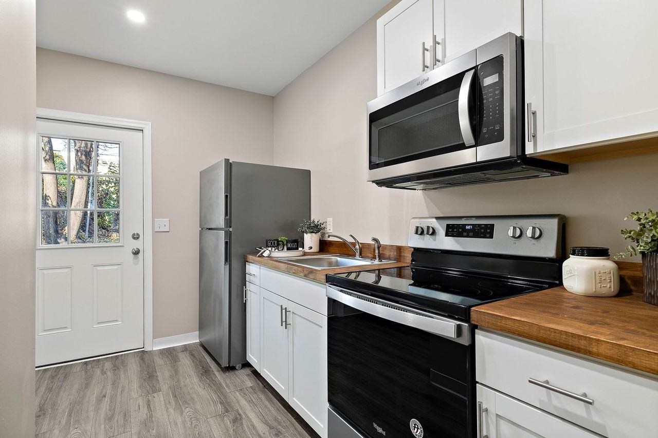 6 W 20th St - Photo 5 of 12