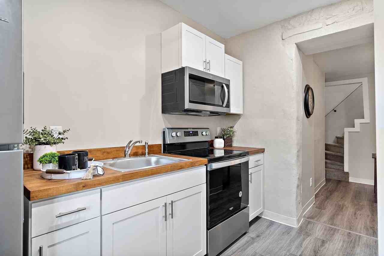 6 W 20th St - Photo 7 of 12