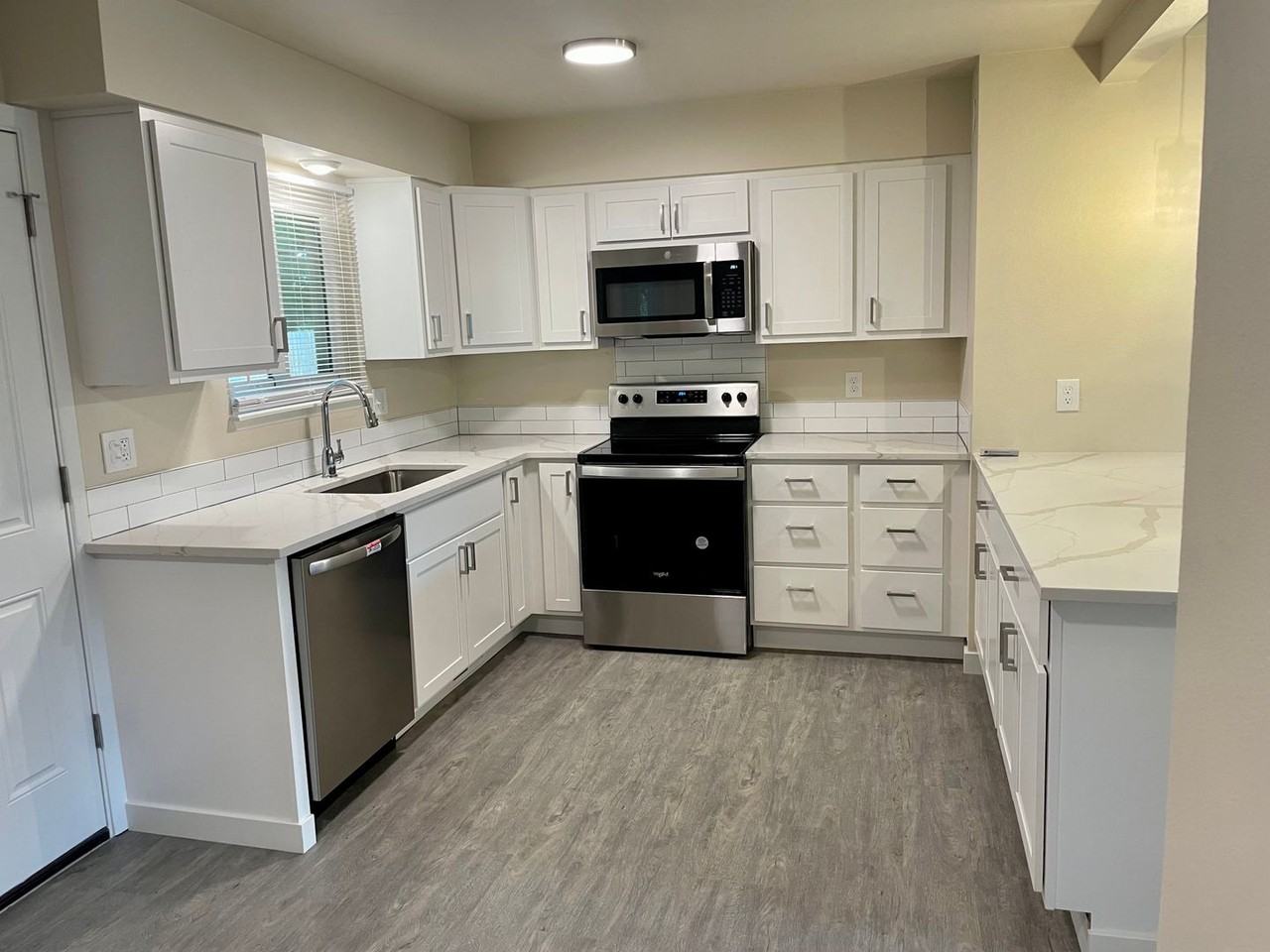 3009 Sumac St - Photo 2 of 21