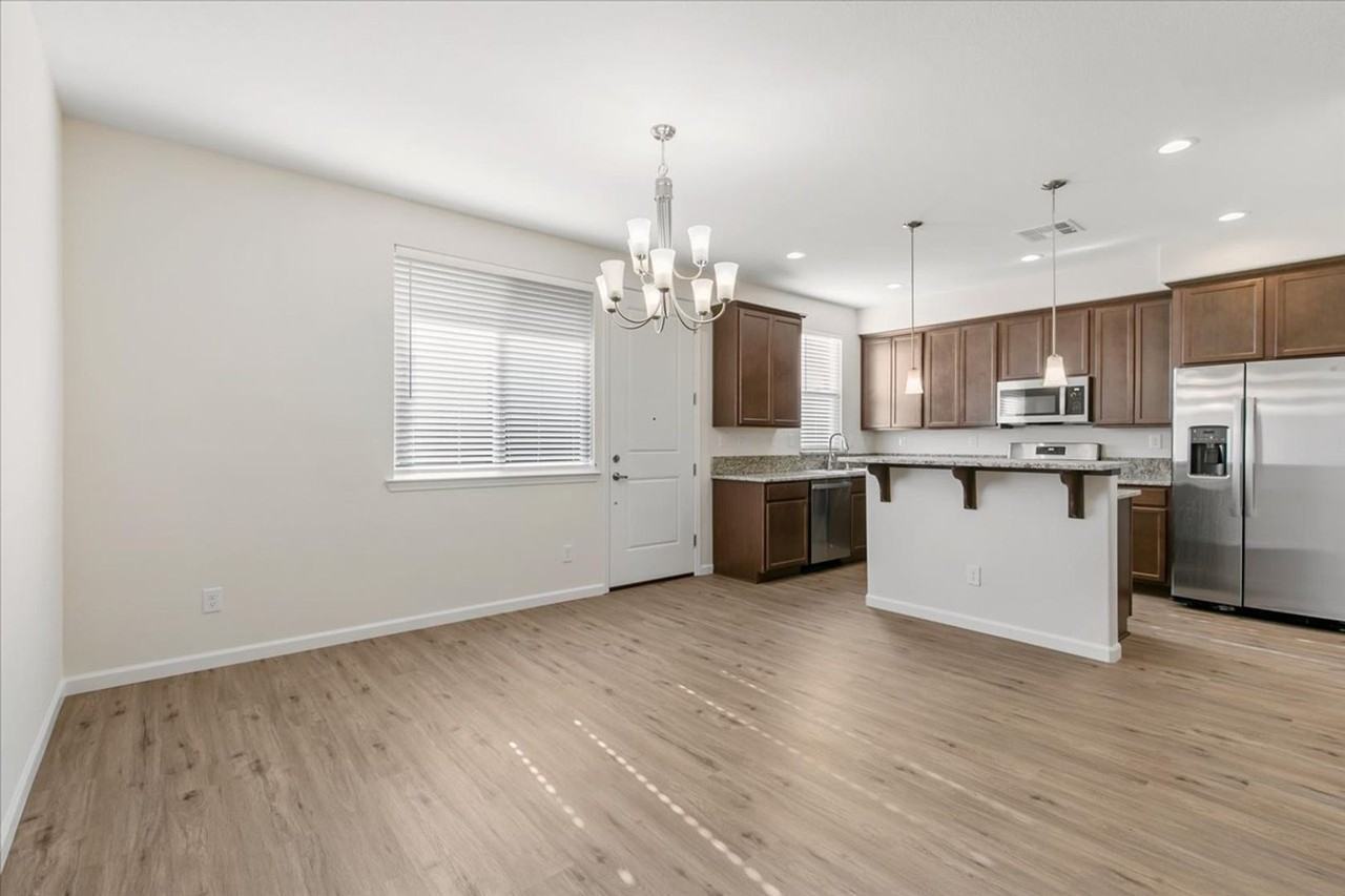 2321 Shady Canyon Dr - Photo 6 of 35