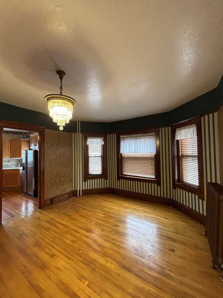 60 S 100 E - Photo 3 of 39