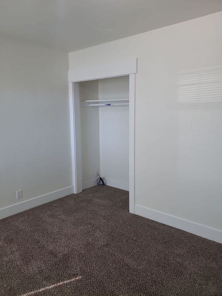 2504 W Peninsula Dr - Photo 7 of 13