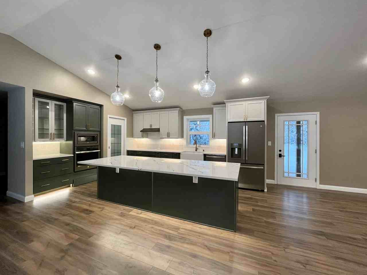 3398 Moosewalk Rd - Photo 3 of 24