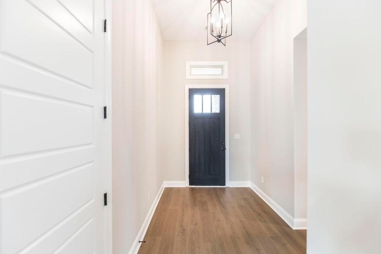 402 Otters Ridge Dr - Photo 4 of 25