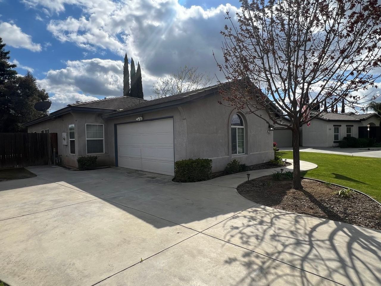 10111 Salerosa Ct - Photo 3 of 25