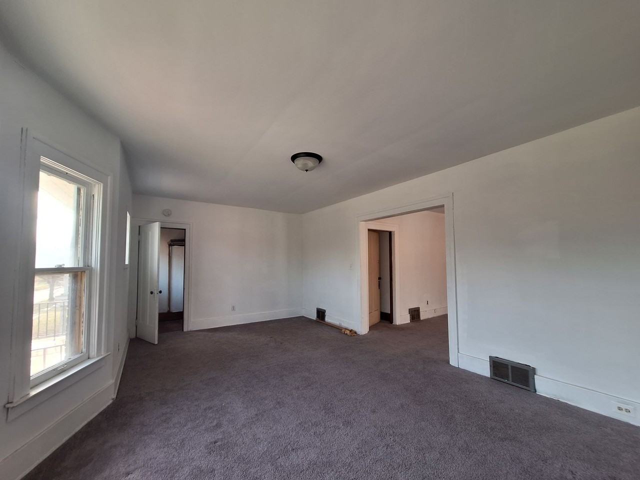 312 Tuxedo St - Photo 3 of 22