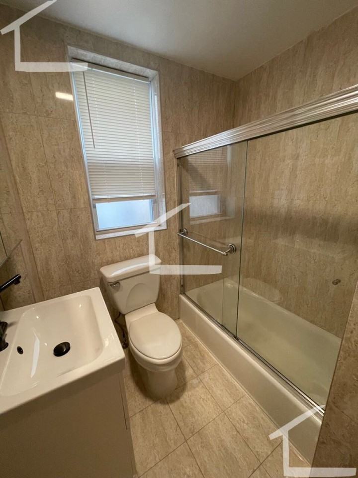 69 Babcock St - Photo 6 of 9