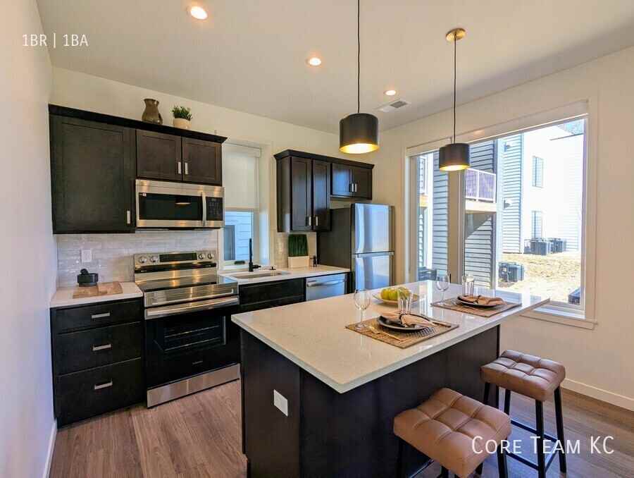 1051 Pacific St #D - Photo 2 of 14