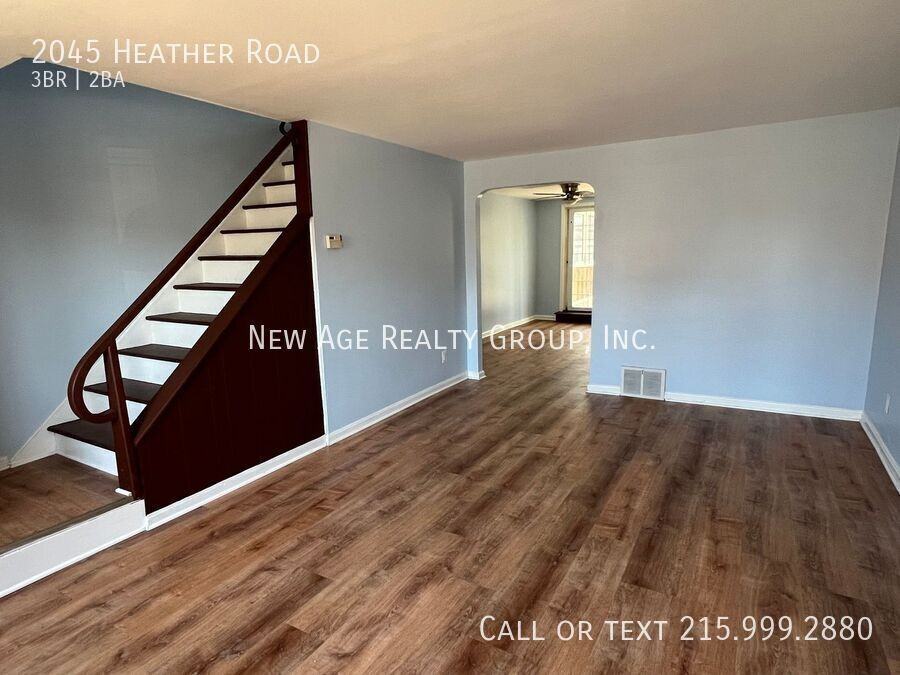 2045 Heather Rd - Photo 2 of 10