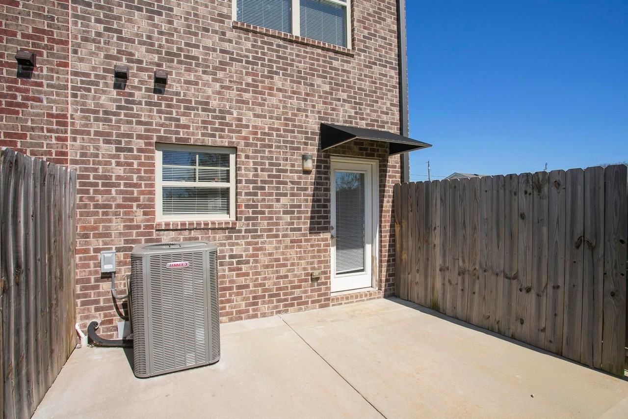 115 Bellvue Dr - Photo 3 of 39