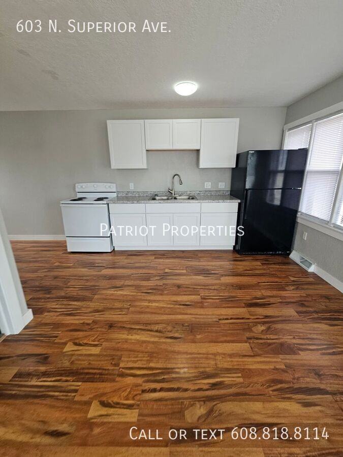 603 N Superior Ave - Photo 2 of 15