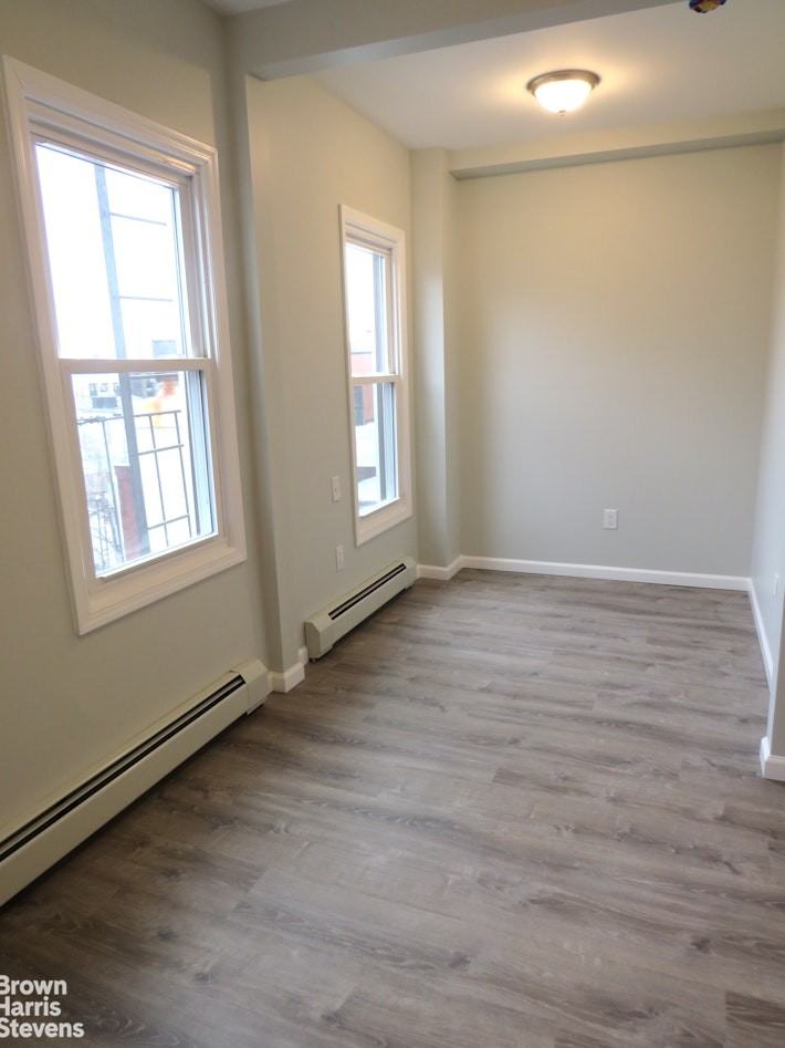 549 18th St #3 - Photo 2 of 6