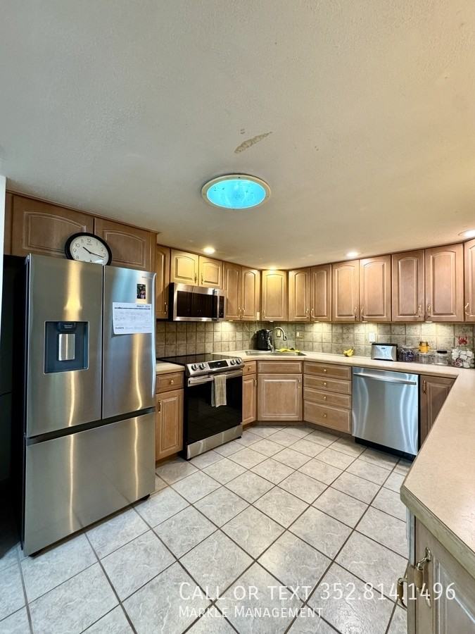 5325 King's Court - Photo 2 of 26