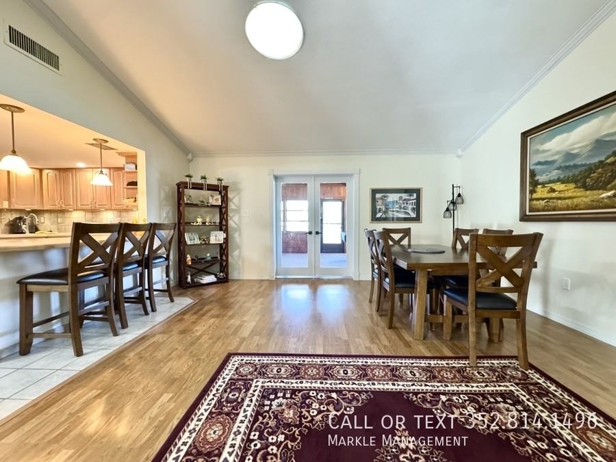 5325 King's Court - Photo 5 of 26