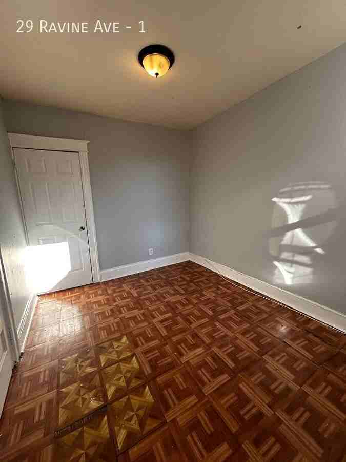 29 Ravine Ave #1 - Photo 4 of 7