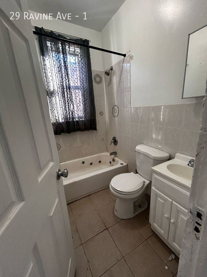 29 Ravine Ave #1 - Photo 5 of 7