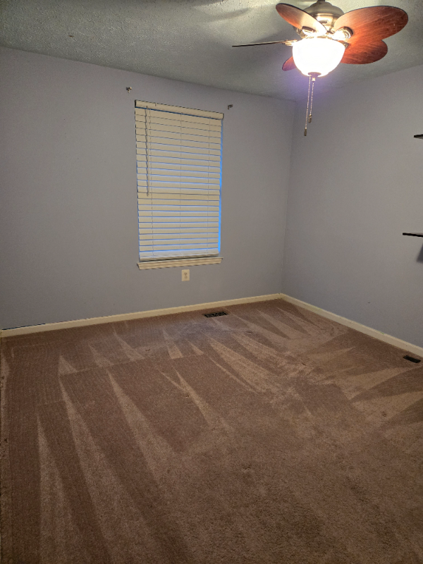 1829 Queen Anne Sq - Photo 3 of 18