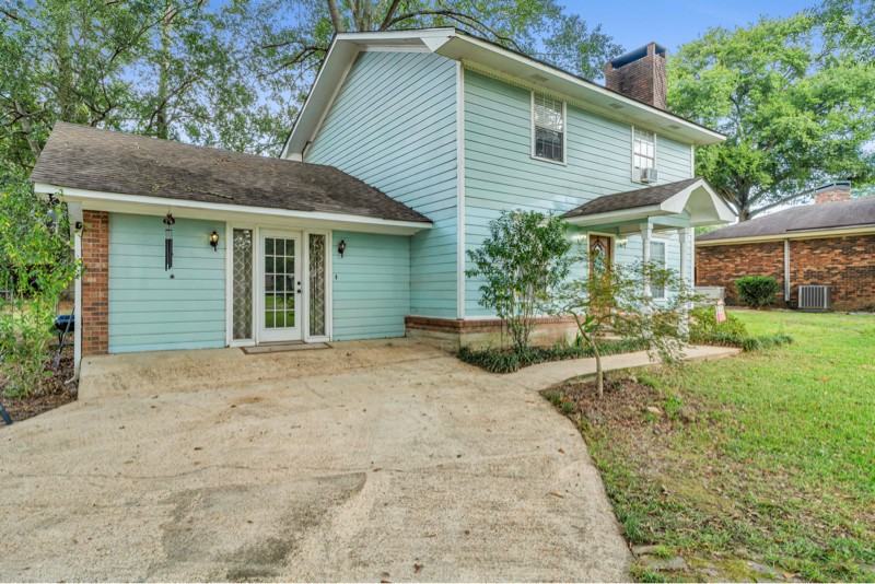 914 Pope Cir - Photo 2 of 16