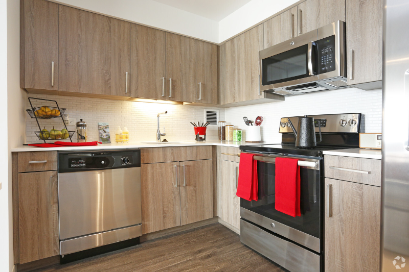 904 S Ashland Ave - Photo 5 of 9