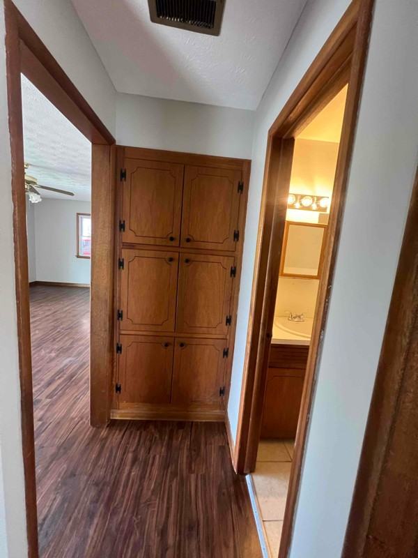 221 W Bedford St - Photo 3 of 6