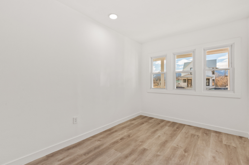 325 S 2nd St #A - Photo 3 of 20