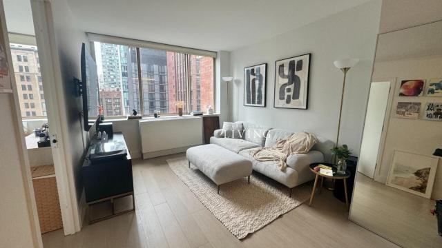 10 East 29th Street - Photo 2 of 10