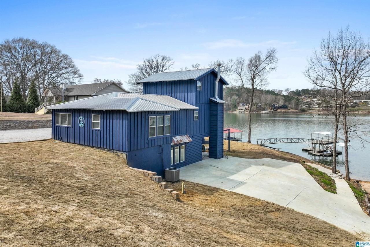 346 Bridgeview Rd - Photo 2 of 50