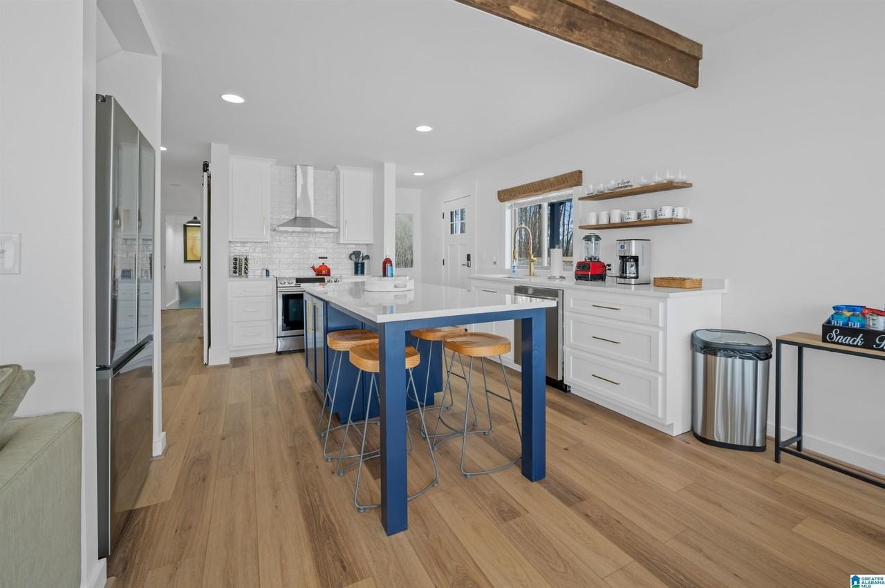 346 Bridgeview Rd - Photo 7 of 50