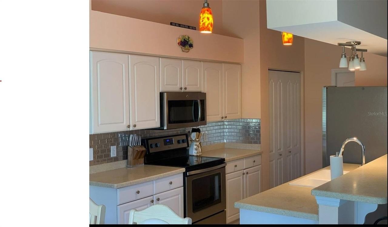 293 Broadmoor Ln - Photo 7 of 15