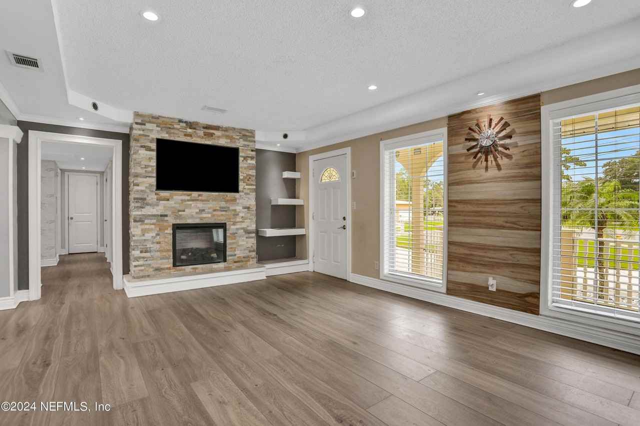 1953 Dean Rd - Photo 3 of 31