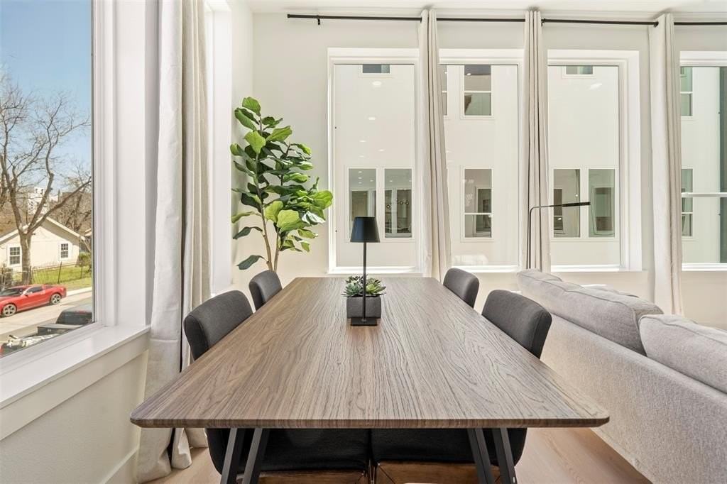 2019 California Drive #201 - Photo 4 of 34