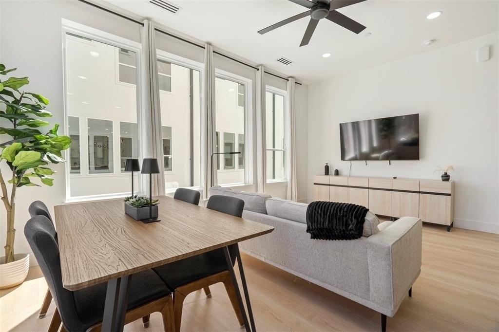 2019 California Drive #201 - Photo 5 of 34