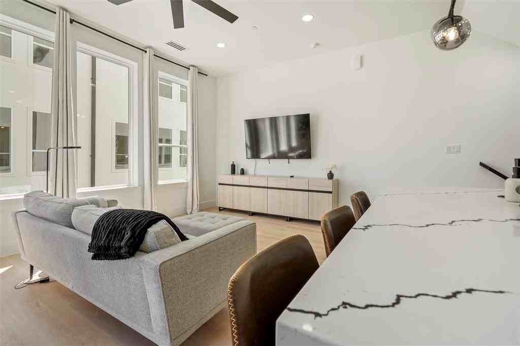 2019 California Drive #201 - Photo 6 of 34