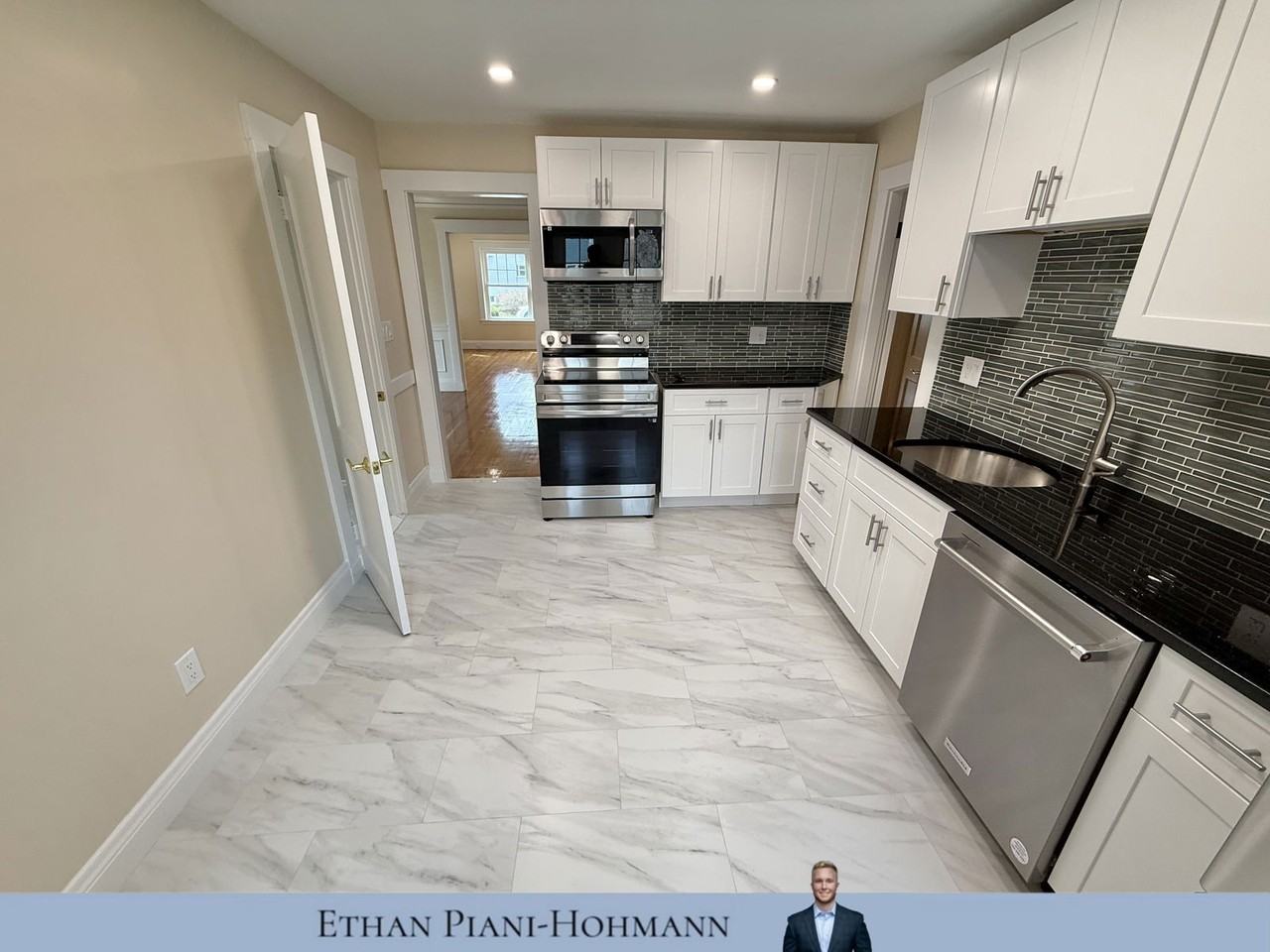 37 Willow St - Photo 3 of 8