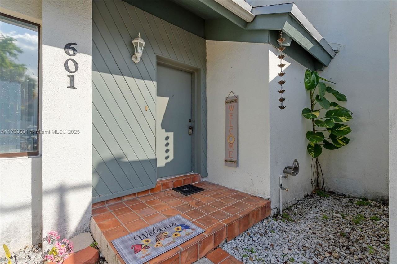 8271 Sw 157th Ave #601 - Photo 2 of 8