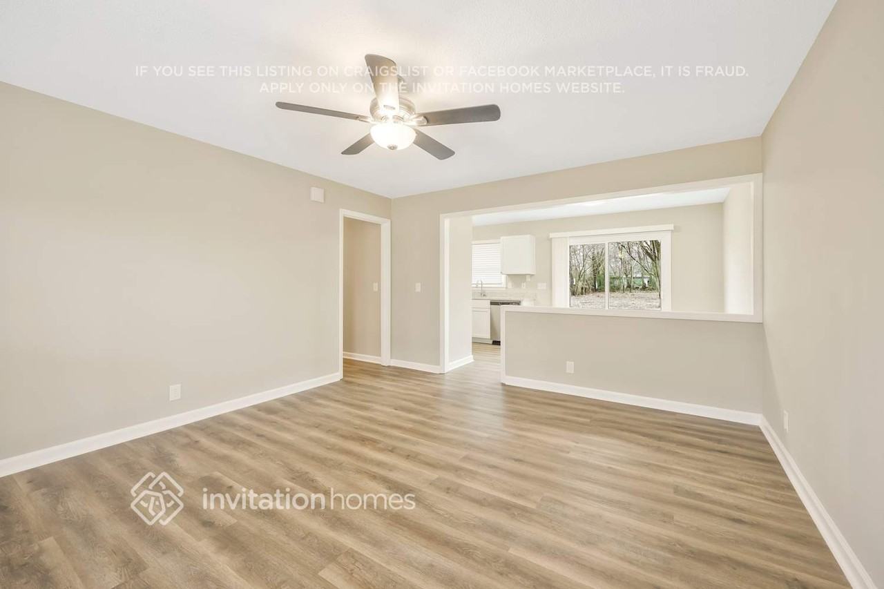 8826 Burleson Ln - Photo 5 of 21