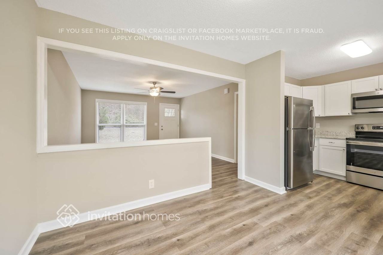 8826 Burleson Ln - Photo 6 of 21