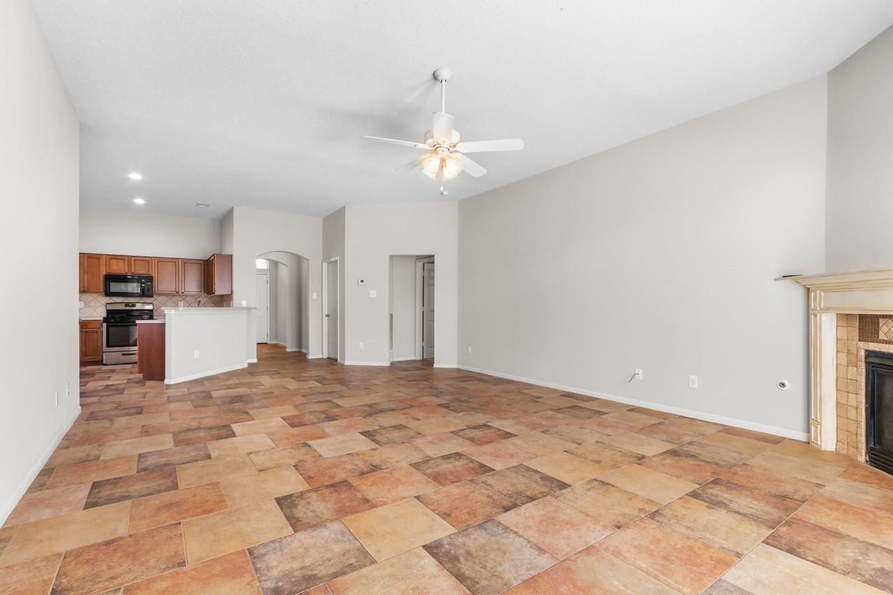 6614 Green Summer Ln - Photo 5 of 39