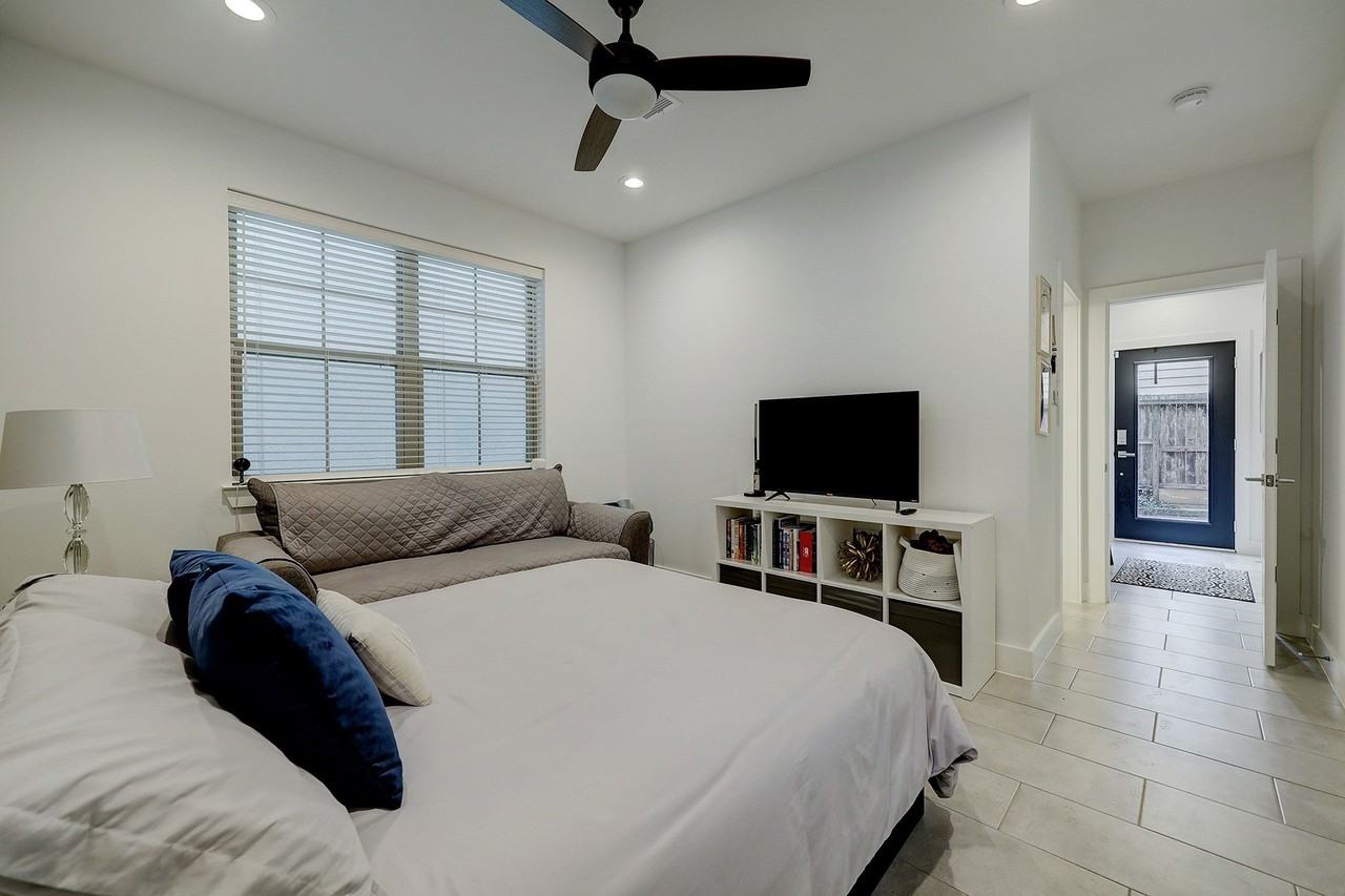 4214 Eli St - Photo 7 of 34