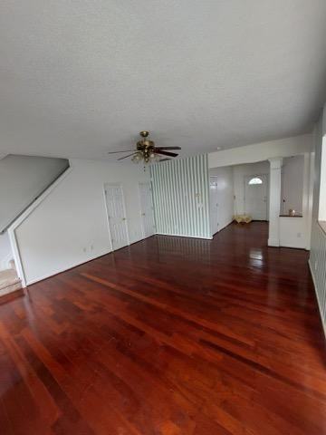 105 Brentfield Loop - Photo 4 of 23