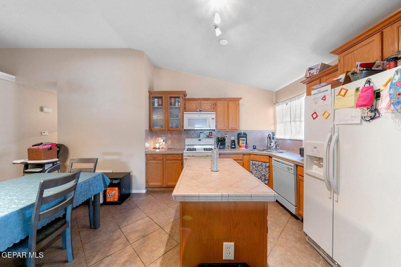 2199 Lisa Sherr St - Photo 5 of 14