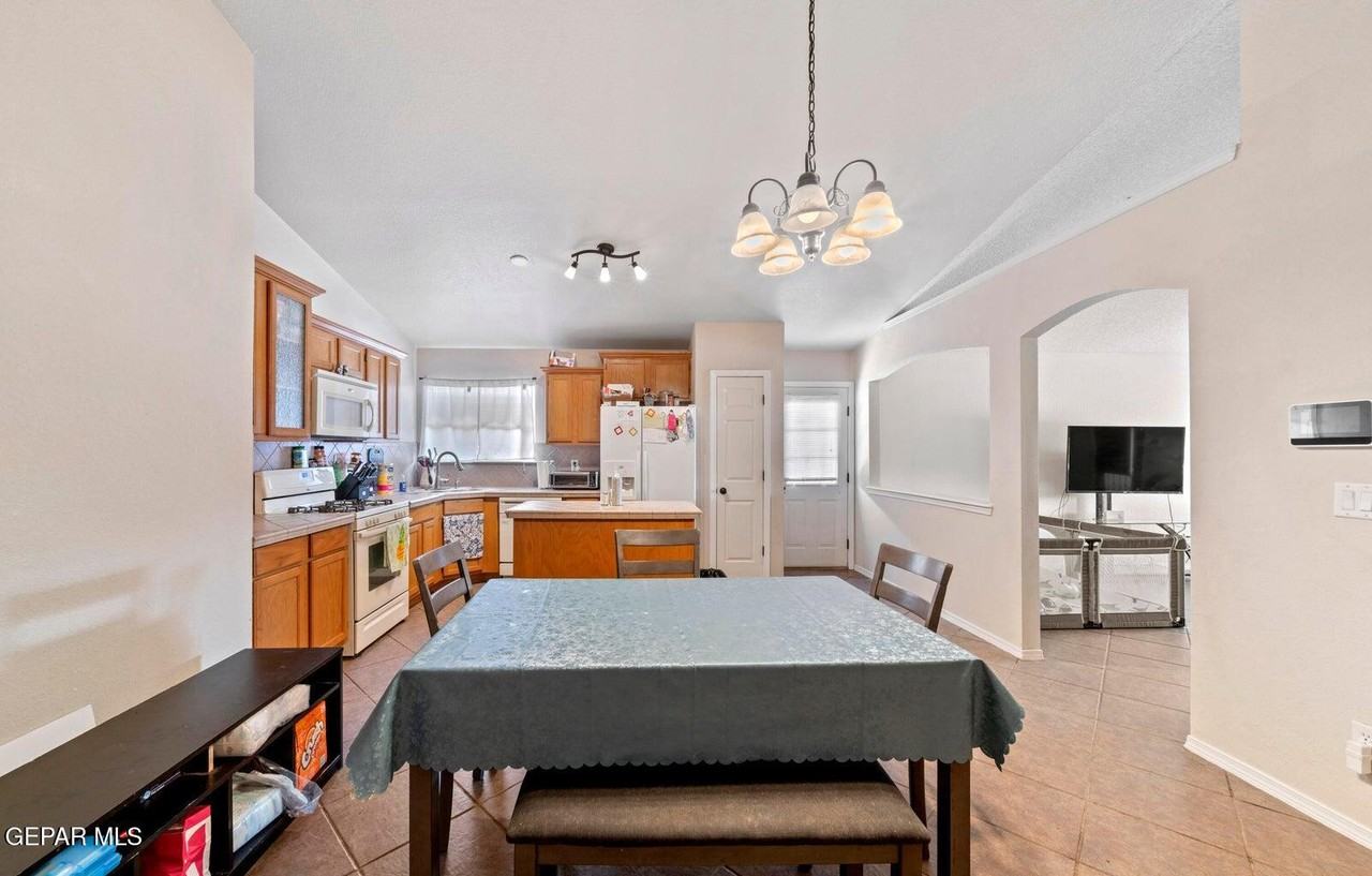 2199 Lisa Sherr St - Photo 6 of 14