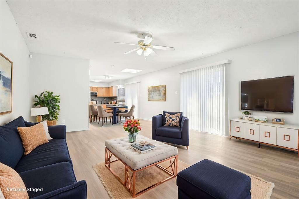 618 Taylor Ct - Photo 3 of 25