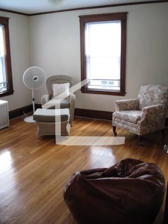 17A Elmira St - Photo 3 of 8